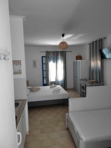 Lianos Hotel Apartments - image 5