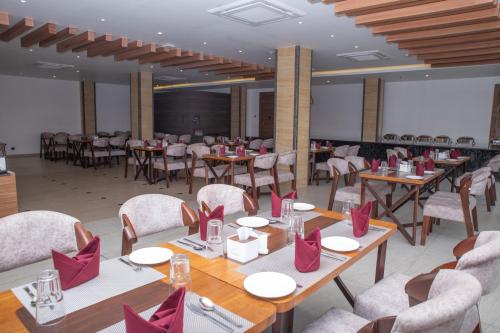 Ресторант, Asian Buddha Hotel in Siddharthanagar