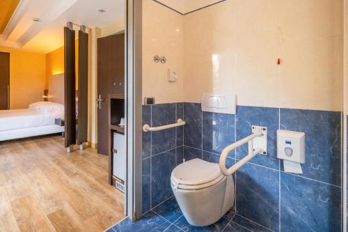 Kriss Internazionale Hotel - image 11