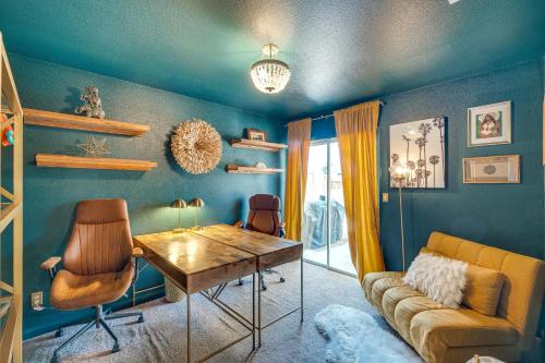 Sacramento Home with Fire Pit 15 Mi to Downtown! in Sacramento, USA