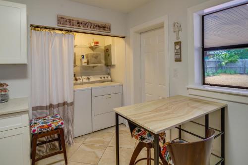 Melbourne Escape with Screened Patio, Near Beaches! in Melbourne, USA