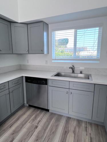 New 2 Bed/1 Bath Private Luxury Guest House in Los Angeles, USA