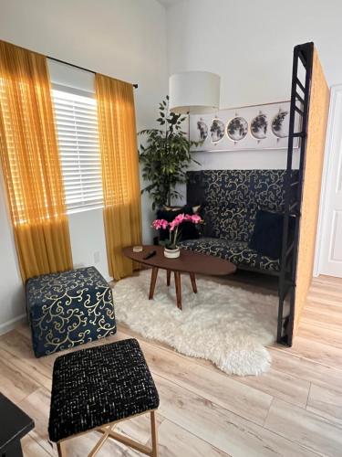 New 2 Bed/1 Bath Private Luxury Guest House in Los Angeles, USA