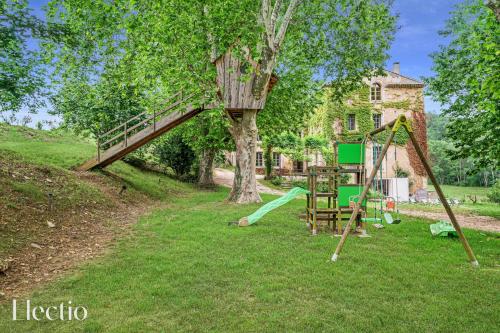 Spēļu laukums, Parenthese en Luberon in Rustrel