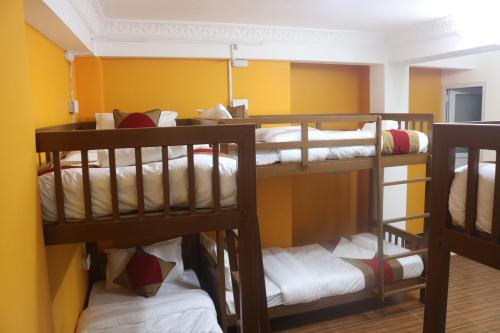 1 bunk bed