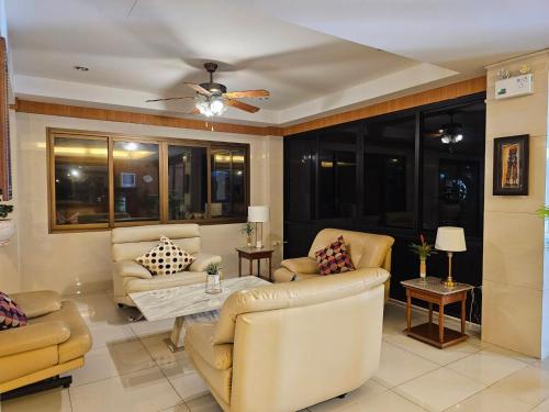 Dynasty Inn – Bangkok, NY