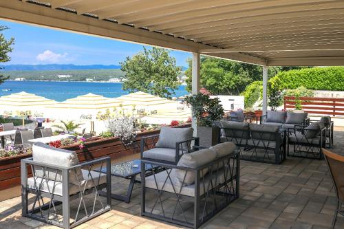 Blue Waves Resort - main image
