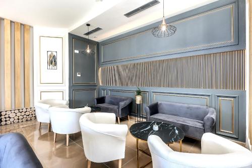 Blue Waves Resort - image 2