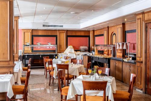 ห้องอาหาร, Kapetanios Limassol Hotel in ลิมาสโซล