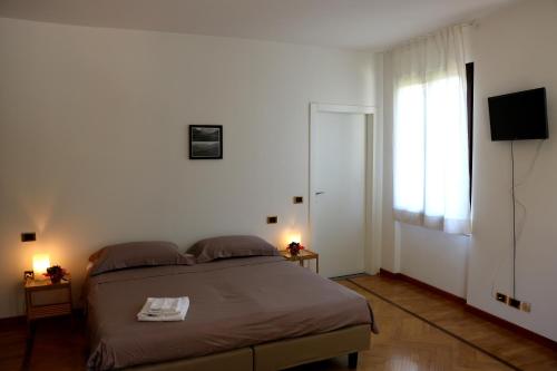 1 double bed, 3 twin beds