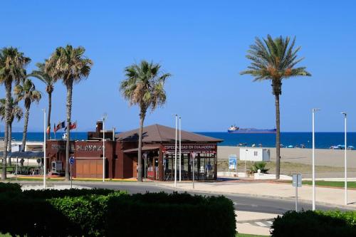 Apto con Piscina en Garrucha