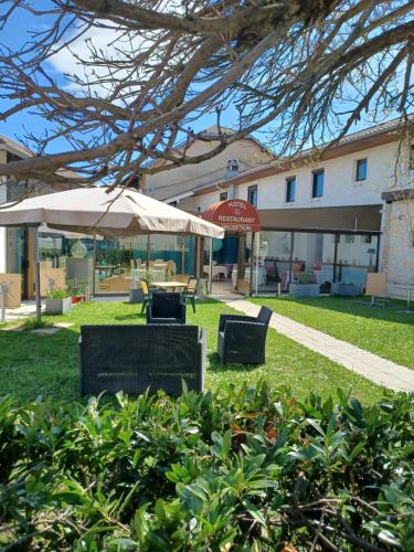 Hôtel La Parenthèse (Hotel La Parenthese) in Attignat