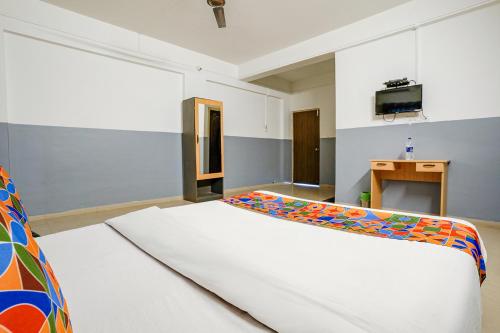 FabHotel Bhakti Sankul