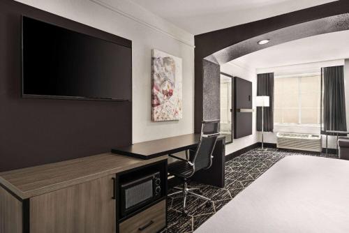 La Quinta by Wyndham Hesperia Victorville - image 5