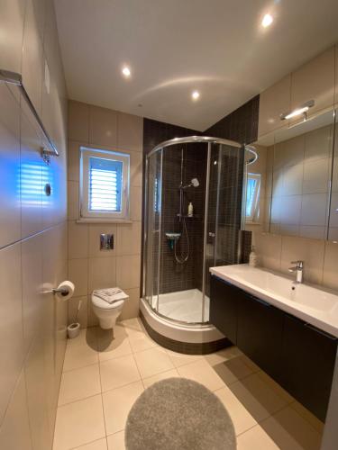 One-Bedroom Apartment with Balcony and Sea View image 8