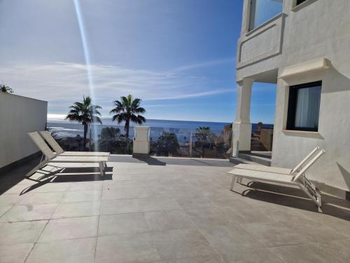 Beautiful 2 Bedroom in Blue Suites sea views