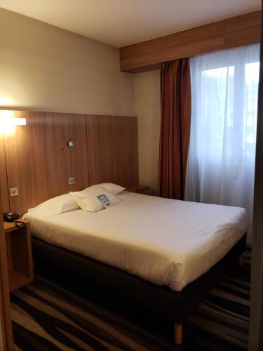 1 queen bed, 2 twin beds