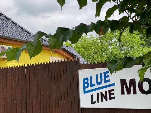 . Blueline Motel