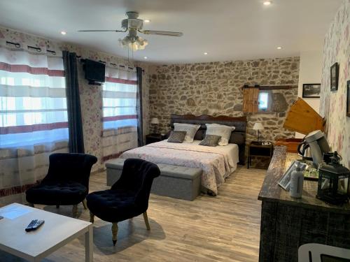 Chambres d'Hôtes LES VERGERS DE LOUISE (Chambres d'Hotes LES VERGERS DE LOUISE) in Thiolieres