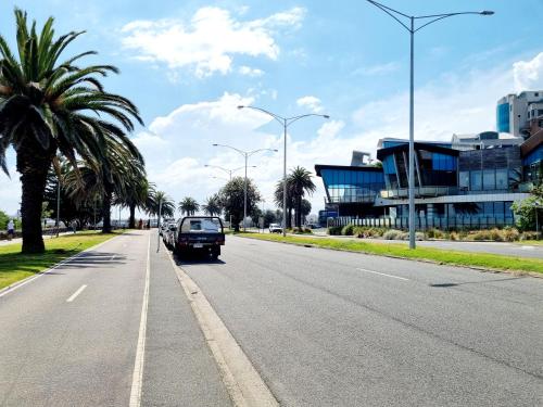 Port Melbourne Dog Beach Stays