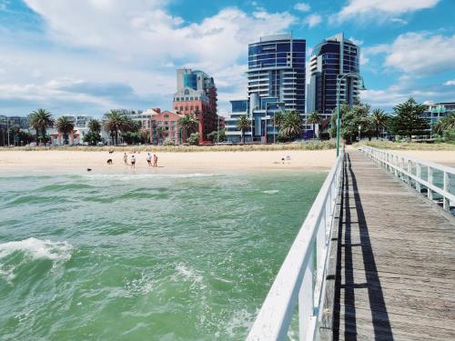 Port Melbourne Dog Beach Stays