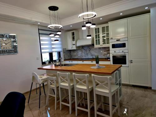 Luxury Villa Laura in สเวติ อีแวน