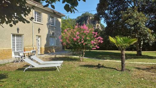 Gîte près de Sarlat avec jardin et salon de massages