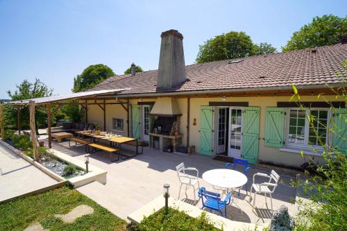 Maison Héléna by hellofamily, piscine, padel, pétanque (Maison Helena by hellofamily, piscine, padel, petanque) in Thury