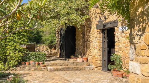 Mas Nou, Masia amb un jardí espectacular! in Caixás