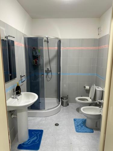 Two-Bedroom Apartment image 5