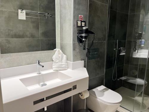 Hotel MG Poniente Room Type - Deluxe Queen Room