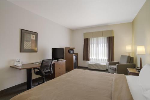 Quality Inn & Suites - image 7