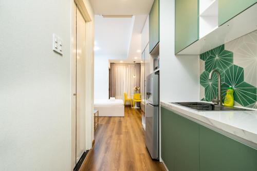 YO's Homes Rivergate Apartment Near District 1