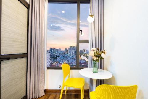 YO's Homes Rivergate Apartment Near District 1