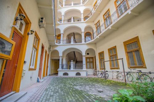 Cute gallery flat in Dob str, Mars, Budapest