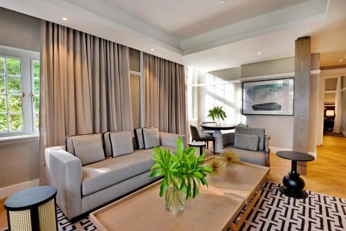Executive Suite image 4