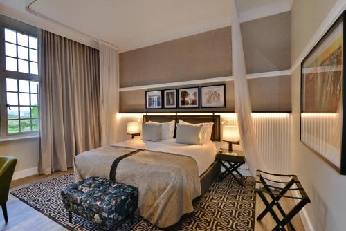 Deluxe Suite image 1