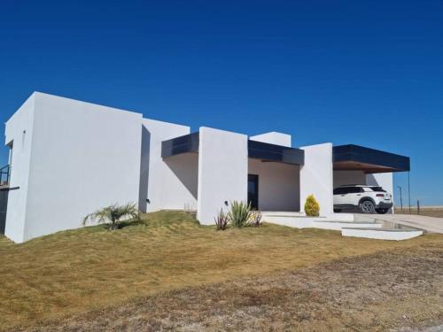 Maravillosa Casa 3 dorm. - Lago Los Molinos in Potrero De Garay