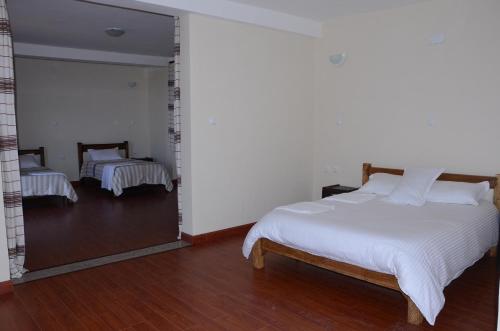 Triple Room with Mountain View image 1