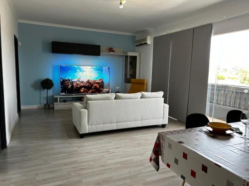 Shared lounge/TV area, Casa La Paz en Malaga in Maqueda
