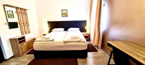 2 twin beds