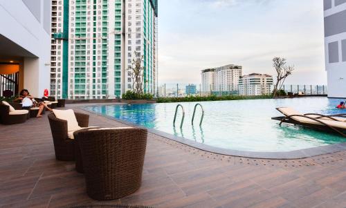 YO's Homes Rivergate Apartment Near District 1
