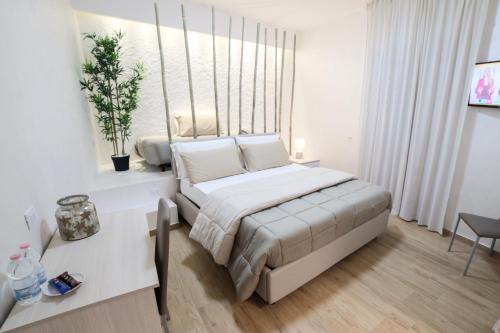 1 queen bed, 1 twin bed