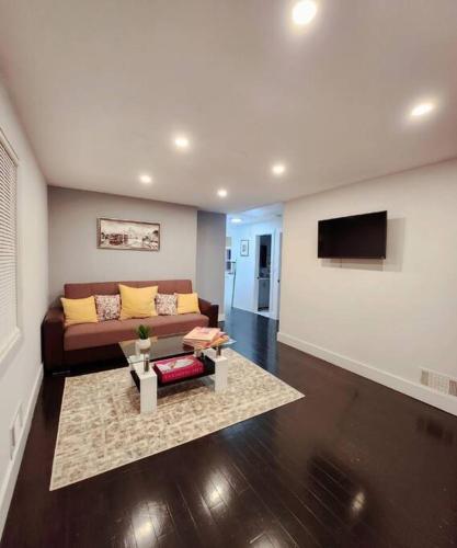 Entire Modern 1 Fam house/ 7 min walk to NYC Train in Tuckahoe, USA