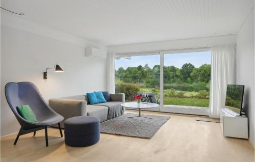  Cozy Home In Nivå With Kitchen in Nivå