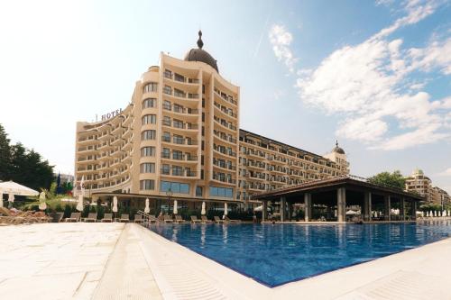 入口, Admiral Hotel - Ultra All Inclusive & Private Beach in 金沙灘