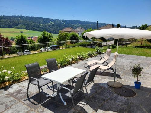  Les petits Rosiers, Pension in Tramelan bei Lajoux