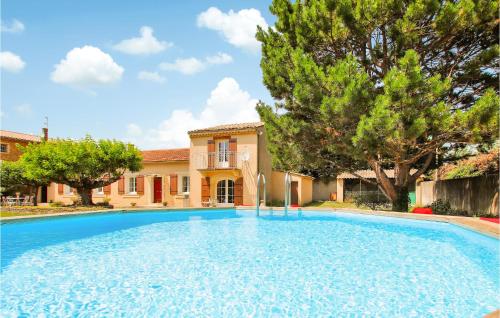 Awesome Home In Grillon With Outdoor Swimming Pool, Private Swimming Pool And 3 Bedrooms - Location saisonnière - Grillon