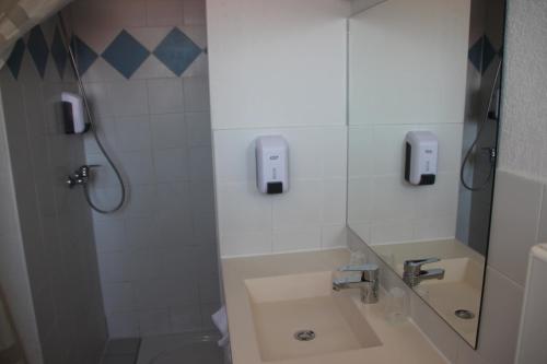 Photo - Cit'Hotel Restaurant du Bowling de Millau