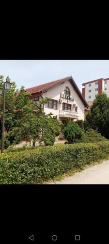 Pansion Kamin - image 3